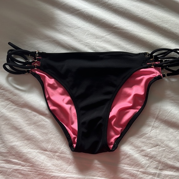 Two pieces  bathing suit, size small - Picture 6 of 8